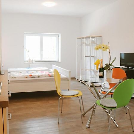 Helles Apartment für 1-2 Pers. mit Parkplatz und WiFi Kraiburg am Inn Exterior foto